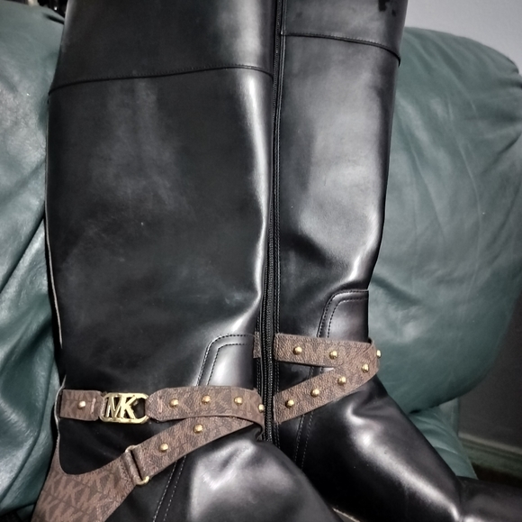 Michael Kors knee high boots size 11M. They are black with the MK EMBLEM - Picture 2 of 6